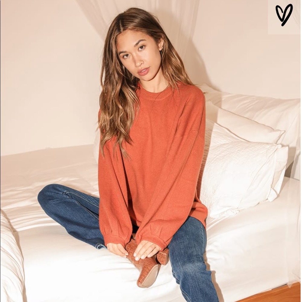 Oversized balloon sleeve tunic sweater